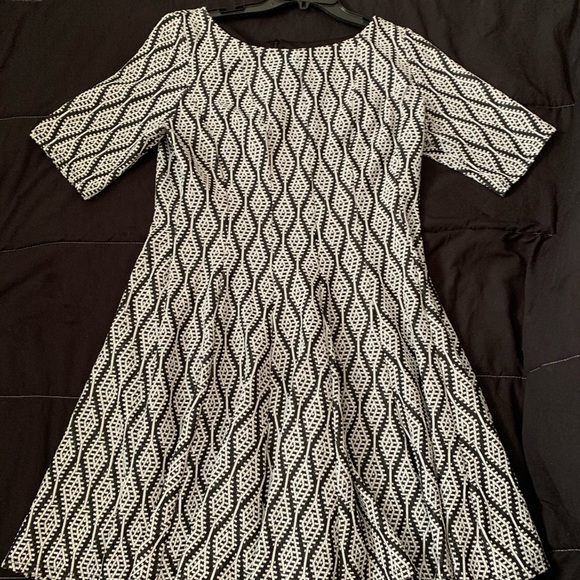 Dresses & Skirts - Danny and Nicole Black and White Pattern Dress